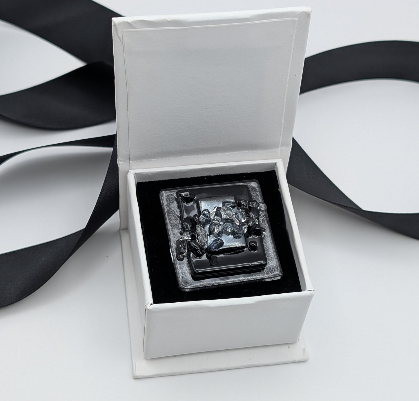 BLACK AND SILVER SLATE CHUNKY RING