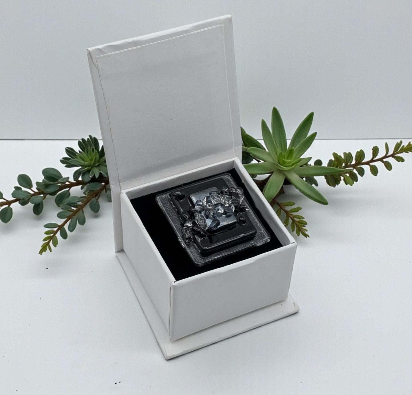 BLACK AND SILVER SLATE CHUNKY RING